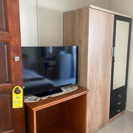 Hug Me Guesthouse Паттая Екстер'єр фото