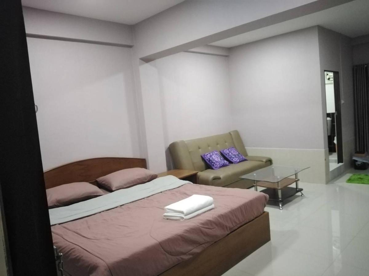 Hug Me Guesthouse Паттая Екстер'єр фото