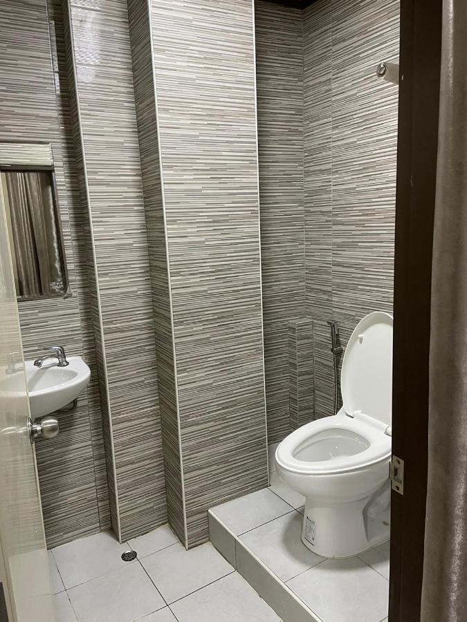 Hug Me Guesthouse Паттая Екстер'єр фото