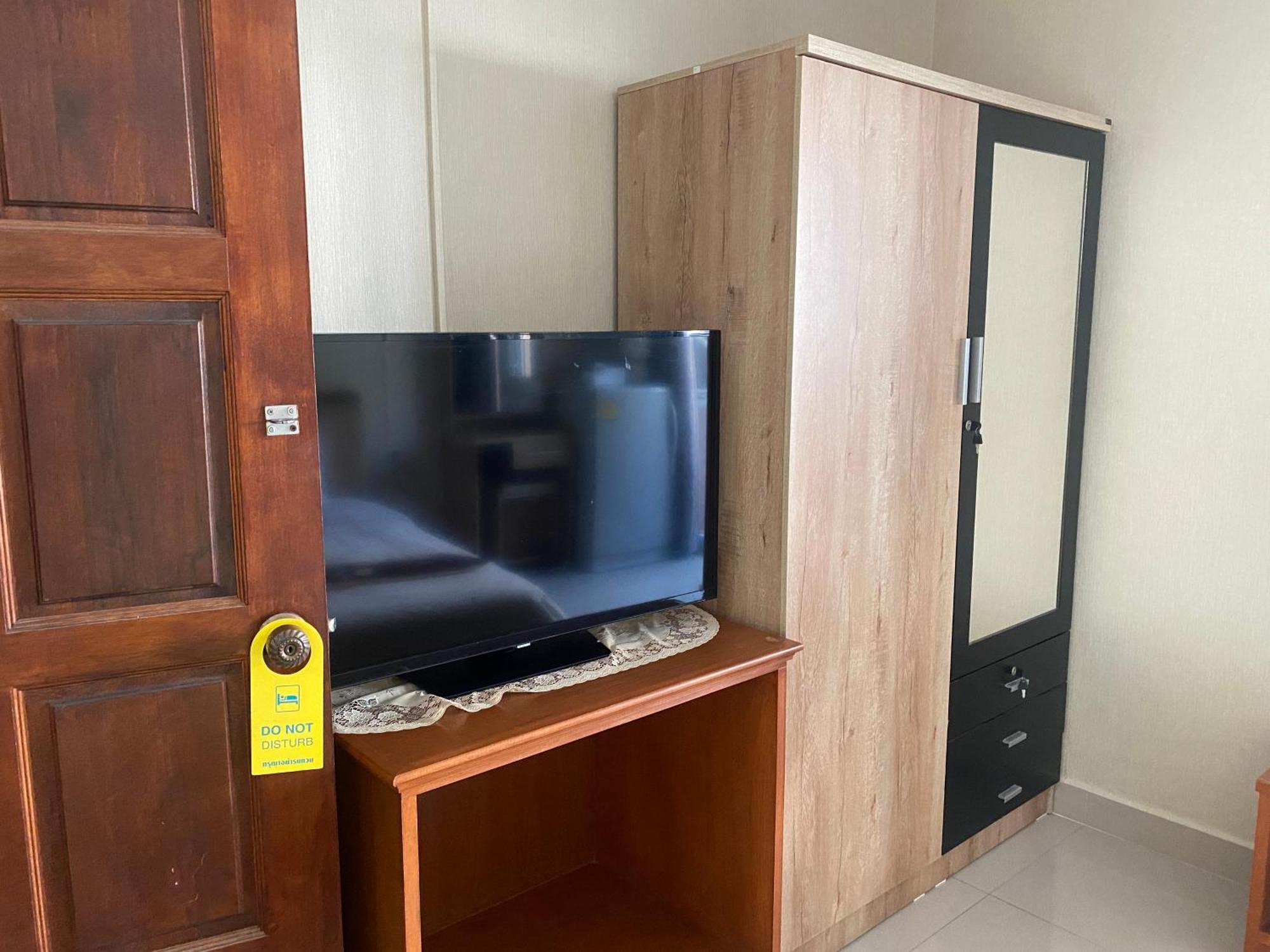 Hug Me Guesthouse Паттая Екстер'єр фото